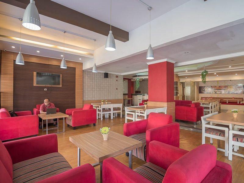 Reddoorz Near Setrasari Mall 2 Бандунг Экстерьер фото