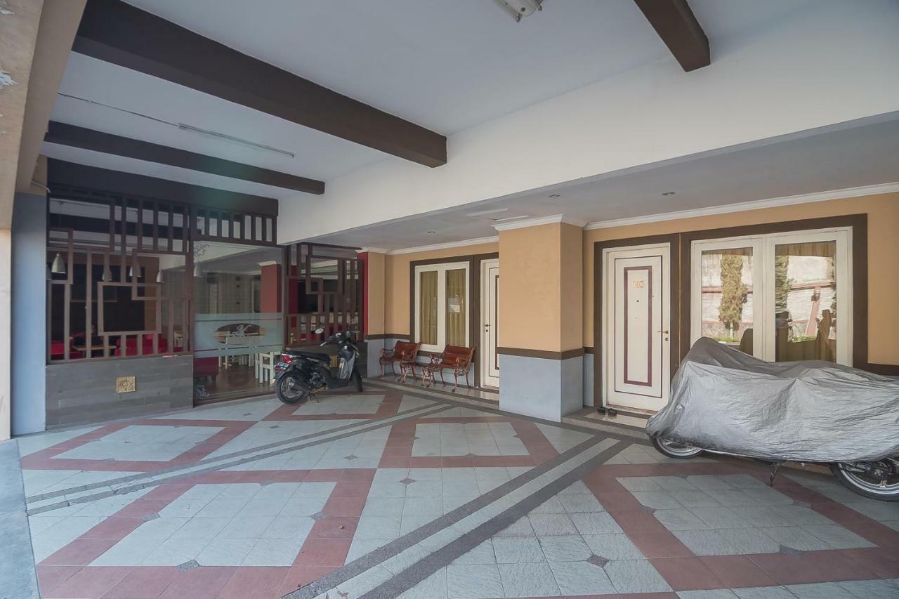 Reddoorz Near Setrasari Mall 2 Бандунг Экстерьер фото