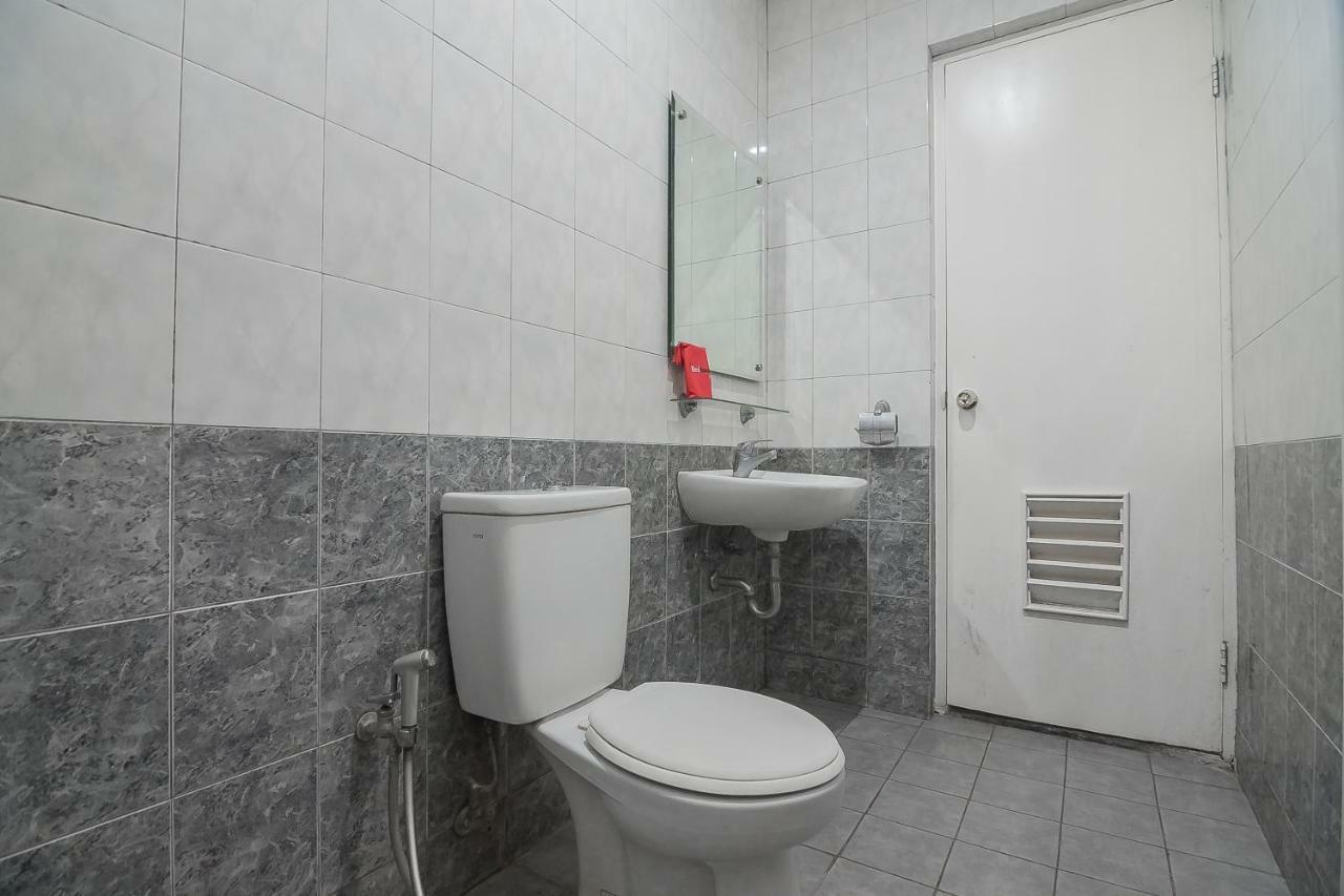 Reddoorz Near Setrasari Mall 2 Бандунг Экстерьер фото