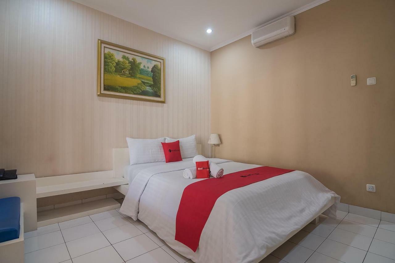 Reddoorz Near Setrasari Mall 2 Бандунг Экстерьер фото