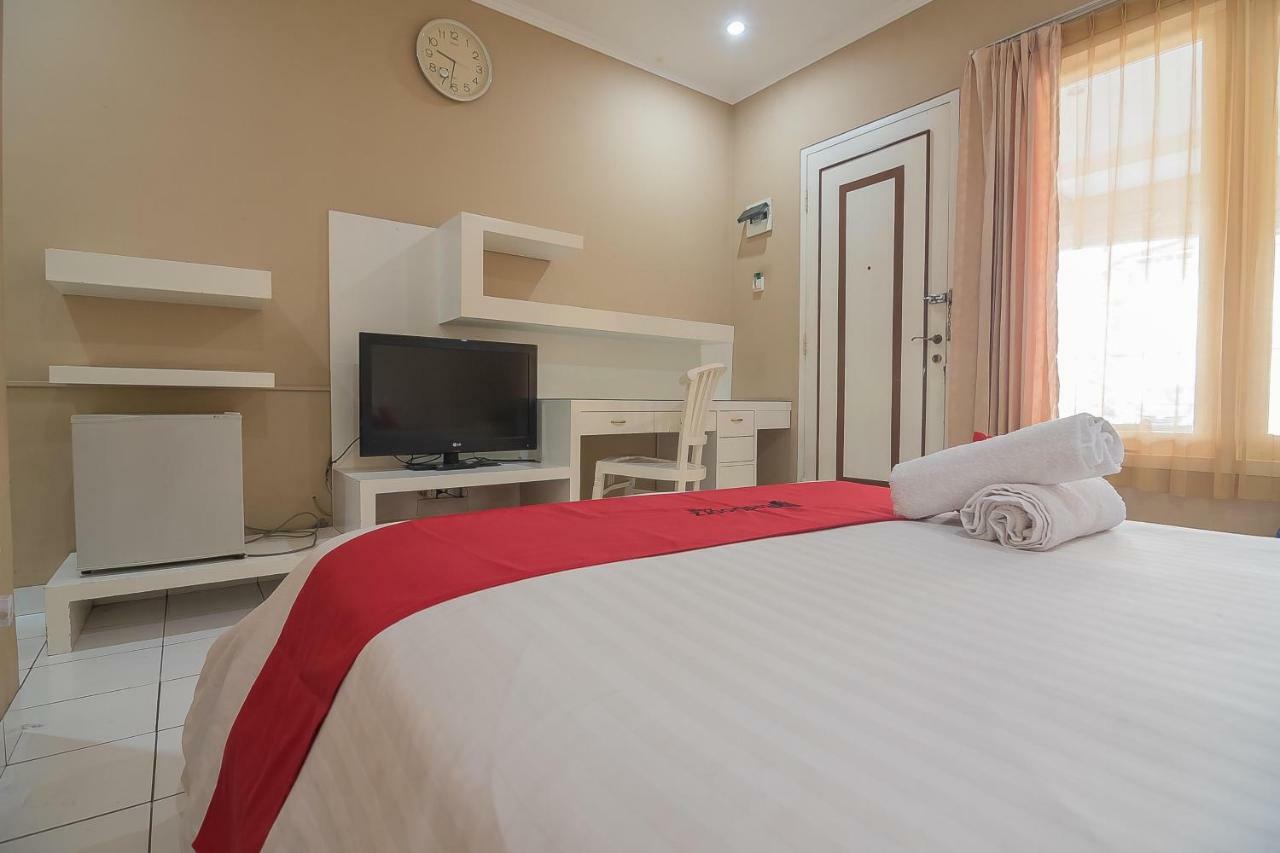 Reddoorz Near Setrasari Mall 2 Бандунг Экстерьер фото